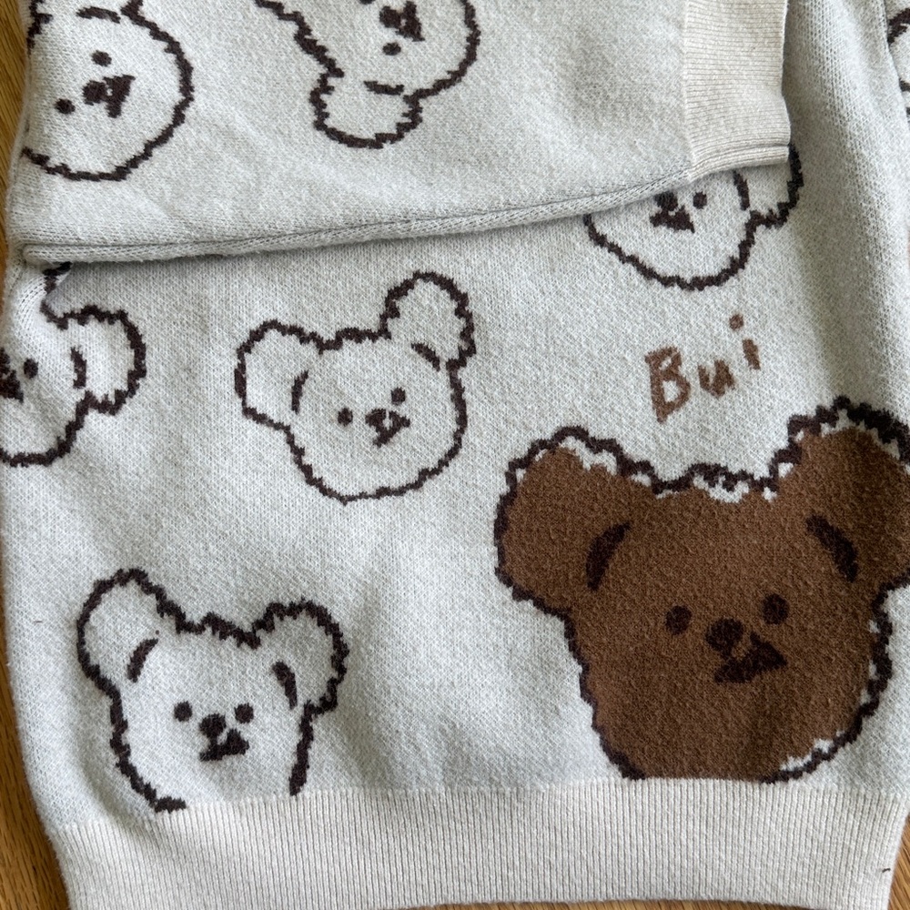Cute Bear Pattern Sweater - Picture 3 of 4